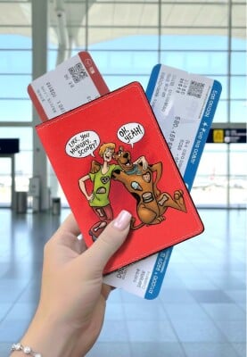Dogo - Unisex Vegan Kırmızı Pasaportluk - Warner Bros Hungry Doo Scooby Doo Tasarım