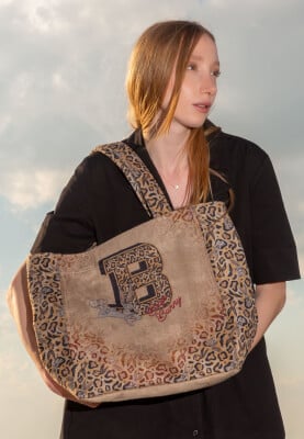 Dogo - Women Vegan Cream Leopard Large Tote Bag - Warner Bros Looney Tunes Leopard Bugs Bunny Design